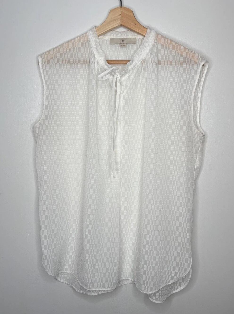 Ann Taylor Loft Women's White Geometric Sheer Sleeveless Top Size Medium